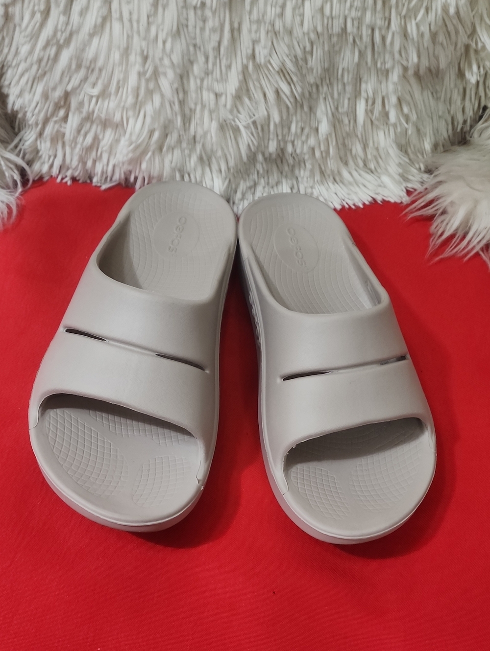 OOFOS Women's Slide Sandals in Light Beige